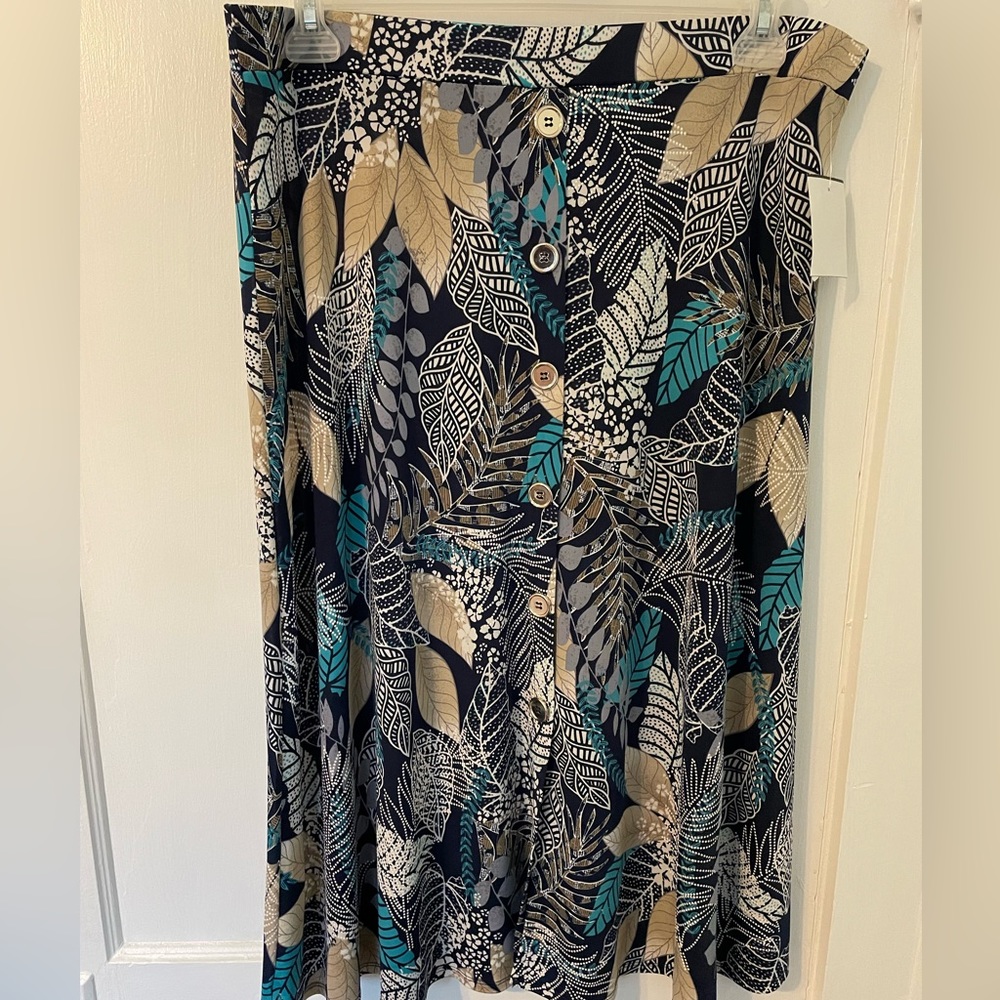 Women’s Skirt with Elastic Band and Faux Buttons
